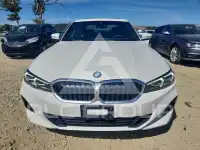 2023 BMW 330 фото