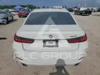 2023 BMW 330 фото
