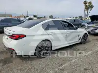 2023 BMW 540 фото