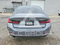 2023 BMW 330 фото