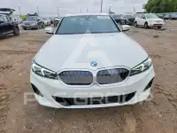 2023 BMW 330 фото