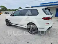 2023 BMW X7 фото