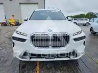 2023 BMW X7 фото