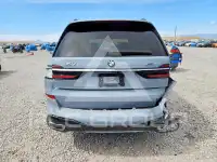 2023 BMW X7 фото