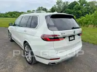 2023 BMW X7 фото