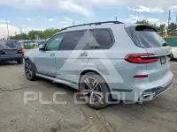 2023 BMW X7 фото