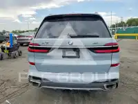 2023 BMW X7 фото