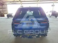 2023 BMW X7 фото