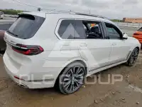 2023 BMW X7 photo