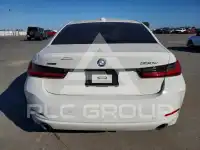 2023 BMW 330 фото