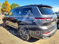 2023 Jeep CHEROKEE фото