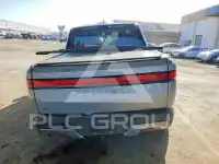 2023 Rivian R1T фото