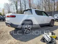2023 Rivian R1T фото