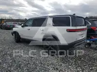 2023 Rivian R1S фото