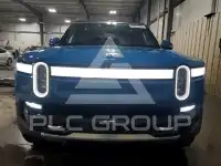 2023 Rivian R1S фото