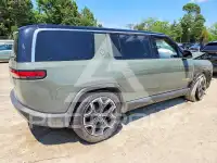 2023 Rivian R1S фото