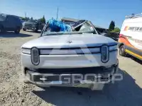 2023 Rivian R1S фото