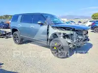 2023 Rivian R1S фото