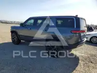 2023 Rivian R1S фото
