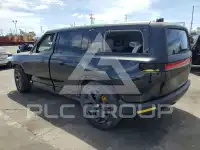 2023 Rivian R1S фото