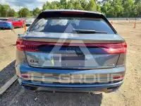 2023 Audi Q8 фото