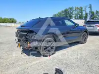 2023 Audi Q8 фото
