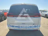 2023 Chrysler PACIFICA photo