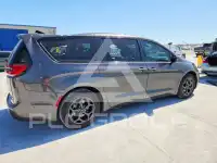 2023 Chrysler PACIFICA photo