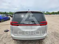 2023 Chrysler PACIFICA photo