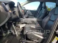 2023 Volvo XC60 фото