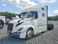 2023 Volvo VNL photo