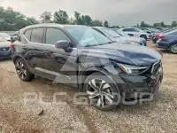 2023 Volvo XC40 фото