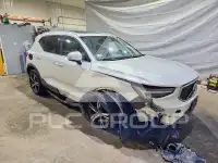 2023 Volvo XC40 фото