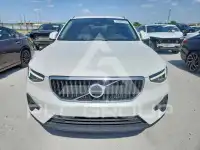 2023 Volvo XC40 фото
