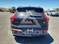 2023 Volvo XC40 photo