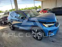 2023 Volvo XC40 фото