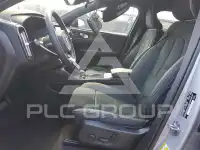 2023 Volvo XC40 photo