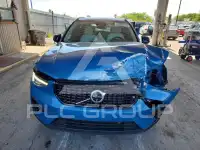 2023 Volvo XC40 фото