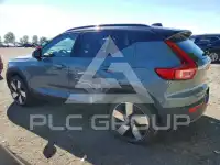 2023 Volvo XC40 фото