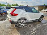 2023 Volvo XC40 фото