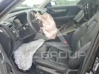 2023 Volvo XC40 фото