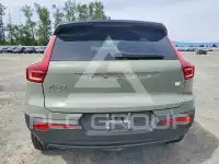 2023 Volvo XC40 фото