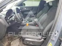 2023 Volvo XC40 фото