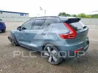 2023 Volvo XC40 фото