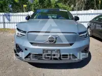 2023 Volvo XC40 фото