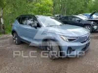 2023 Volvo XC40 фото