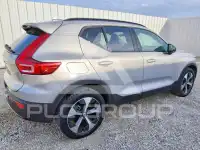 2023 Volvo XC40 photo