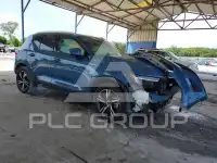 2023 Volvo XC40 фото