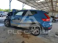 2023 Volvo XC40 фото