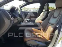 2023 Volvo V60 фото
